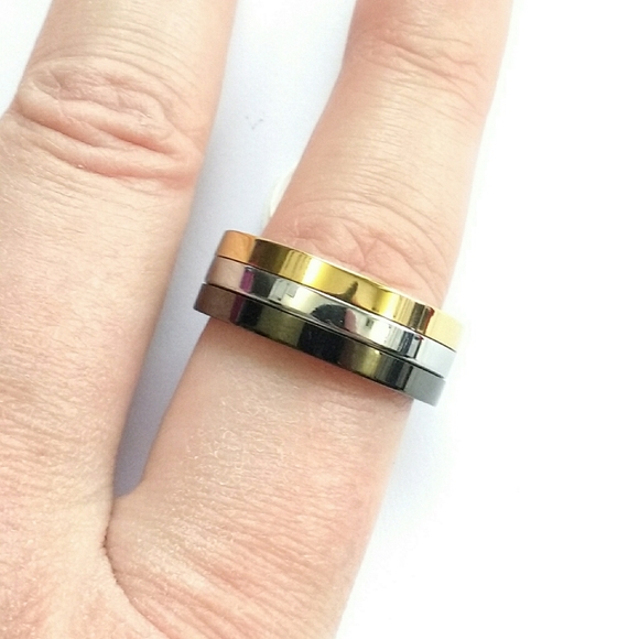 Men's Stainless Steel Tricolor Ring Band - Picture 3 of 5